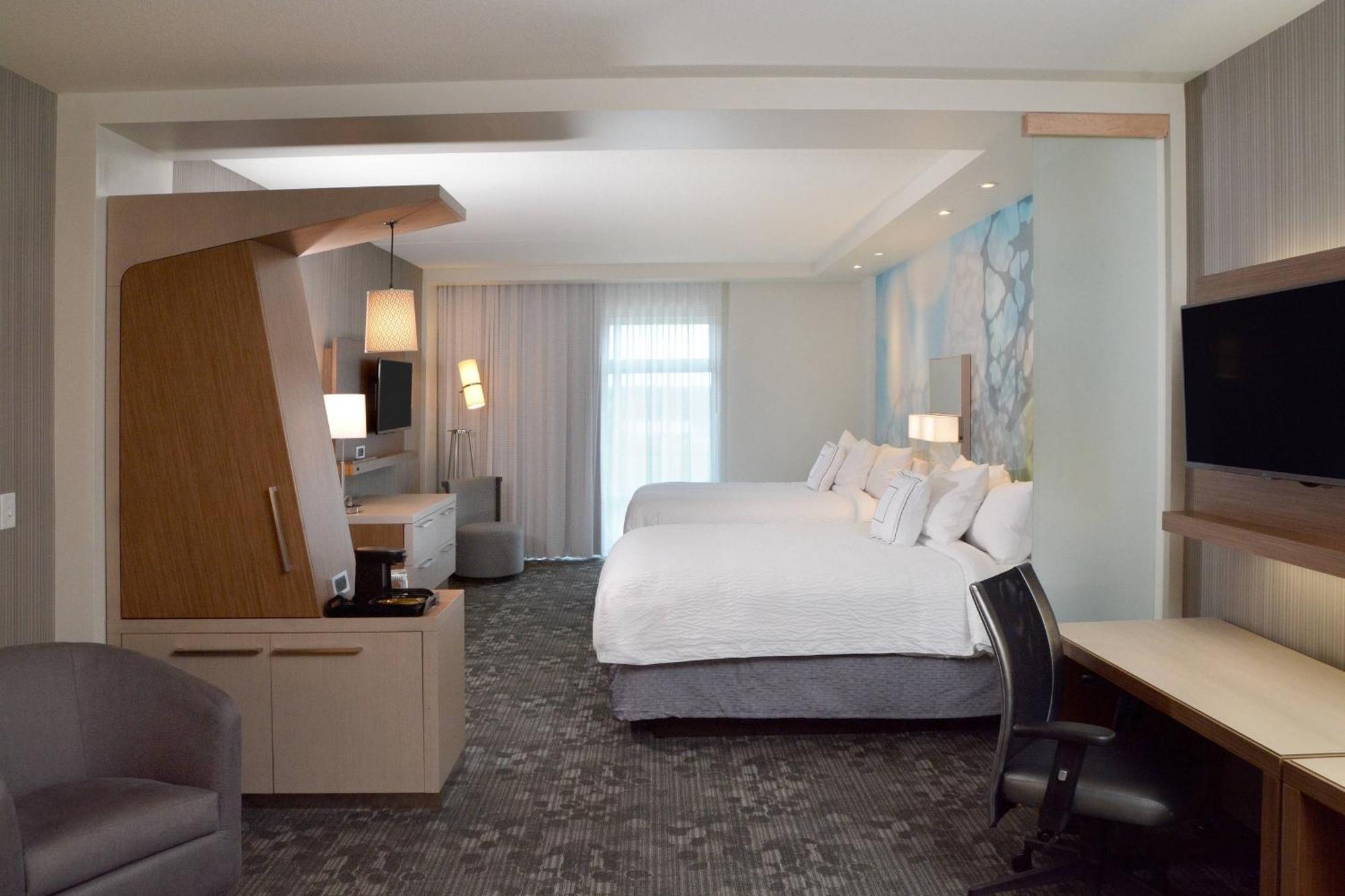 คอร์ตยาร์ด ยังส์ทาวน์ แคนฟิลด์ Hotel Canfield ภายนอก รูปภาพ