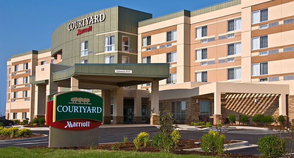 คอร์ตยาร์ด ยังส์ทาวน์ แคนฟิลด์ Hotel Canfield ภายนอก รูปภาพ