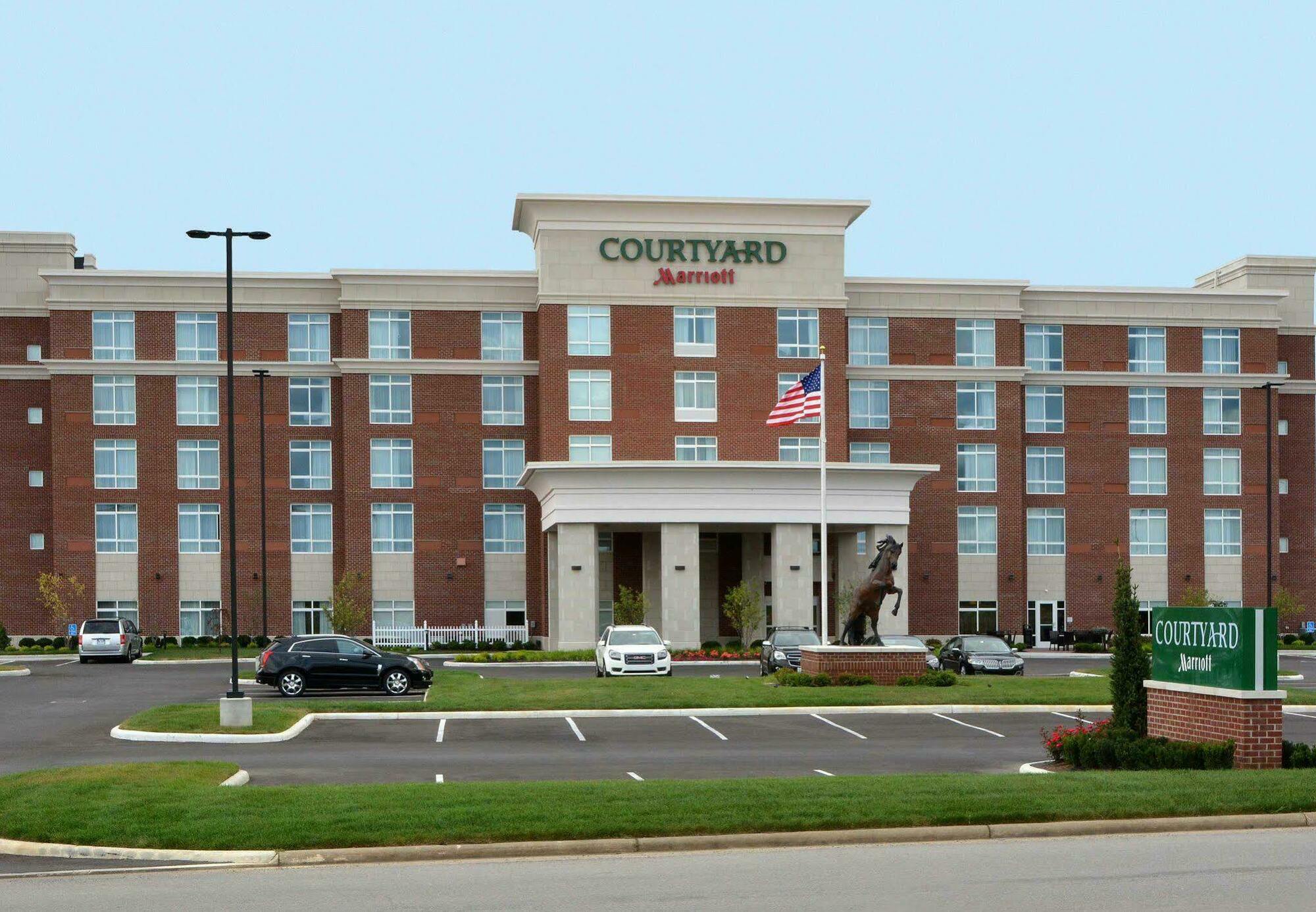 คอร์ตยาร์ด ยังส์ทาวน์ แคนฟิลด์ Hotel Canfield ภายนอก รูปภาพ