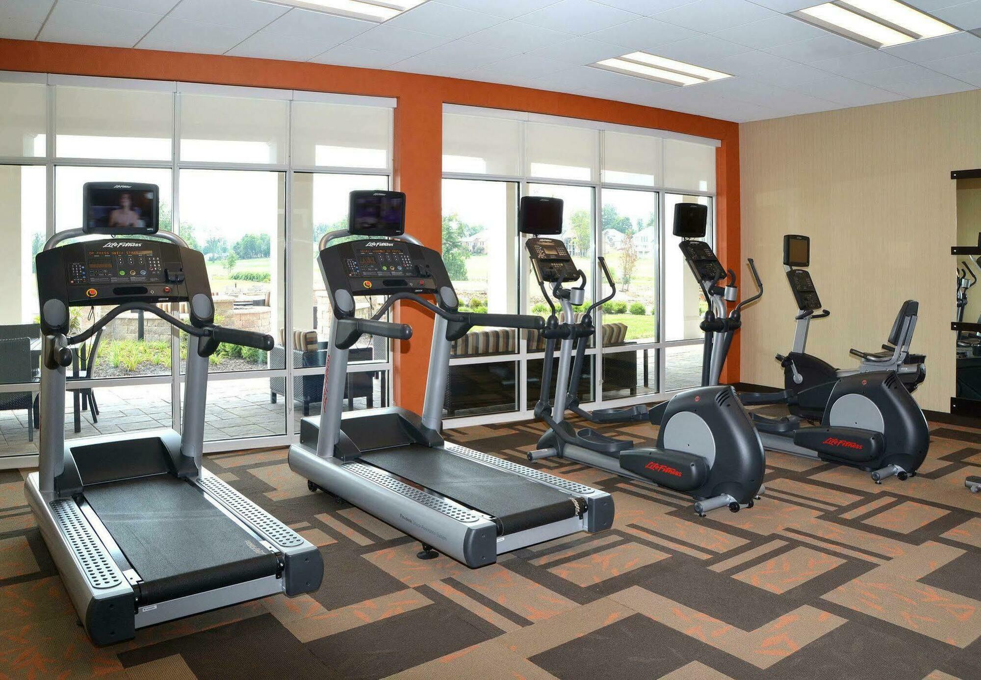 คอร์ตยาร์ด ยังส์ทาวน์ แคนฟิลด์ Hotel Canfield ภายนอก รูปภาพ
